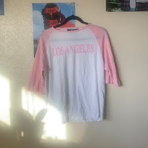 PINK LA GRAPHIC BASEBALL TEE